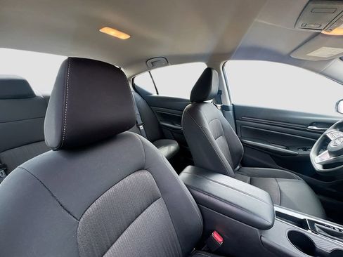 Used 2025 Nissan Altima 2.5 SV image 27