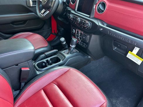 Used 2023 Jeep Wrangler Unlimited Rubicon 4xe image 17