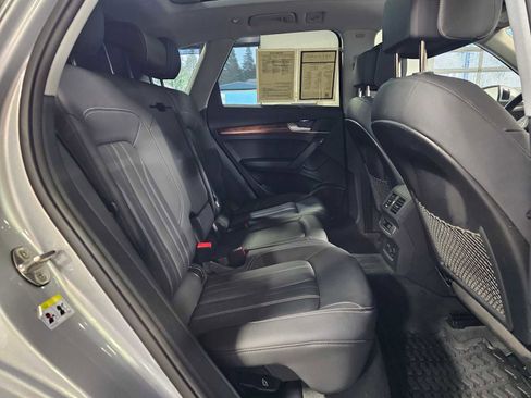 Used 2023 Audi Q5 2.0T Premium w/ Convenience Package image 12