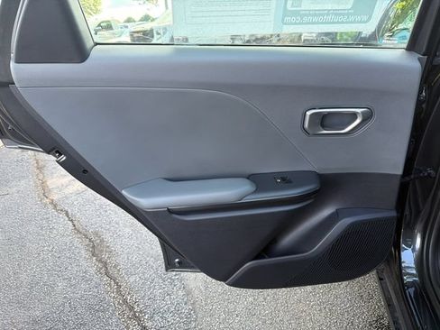 Used 2025 Kia K4 FWD image 21