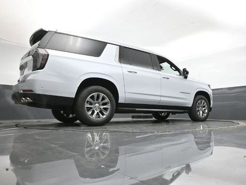 New 2026 Chevrolet Suburban Premier image 13