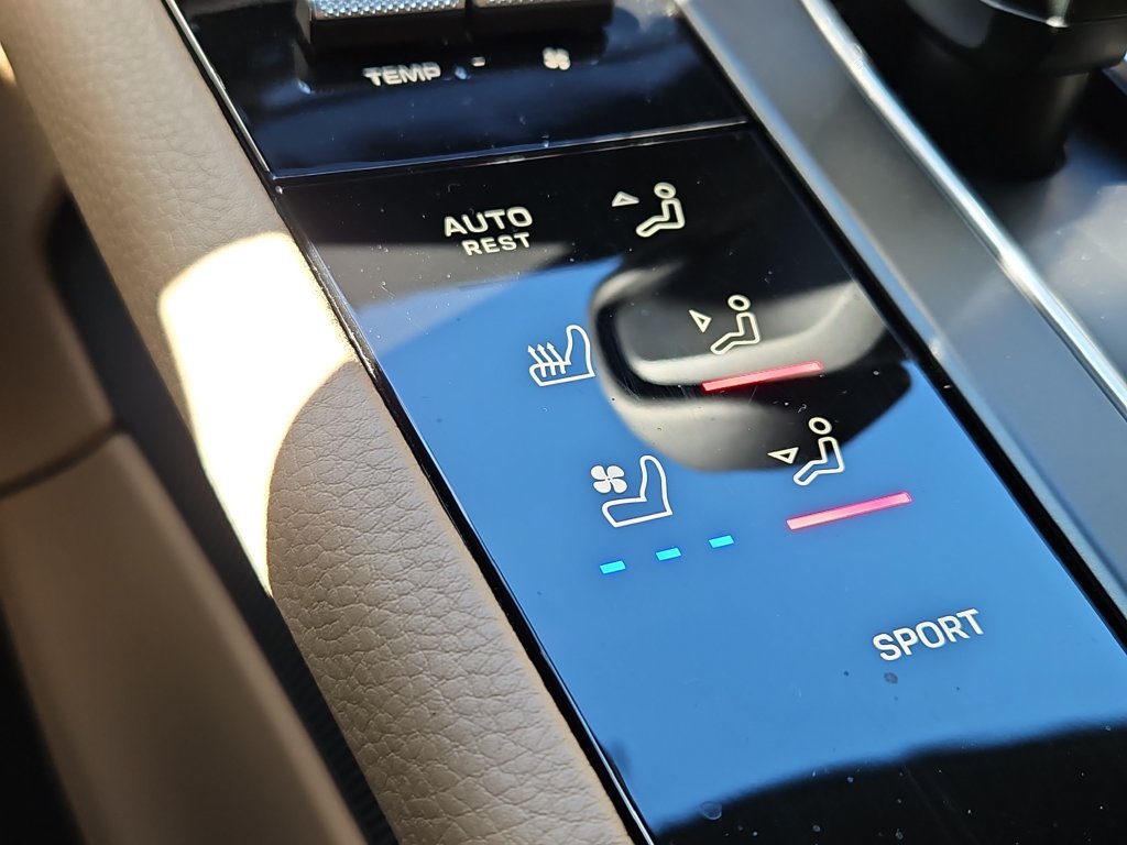 Certified 2026 Porsche Macan AWD/4WD image 23