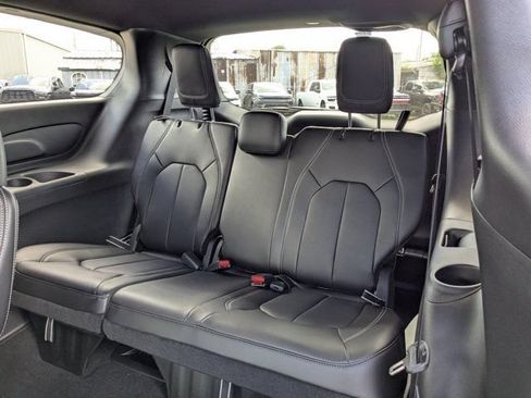 New 2026 Chrysler Pacifica Select FWD image 15