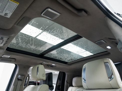 Used 2021 Cadillac Escalade ESV Sport Platinum w/ LPO, ONYX Package image 16