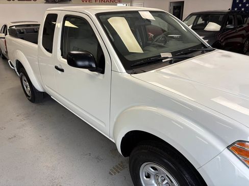 Used 2019 Nissan Frontier S image 4