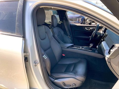 Used 2020 Volvo V60 T5 Cross Country w/ Protection Package image 10