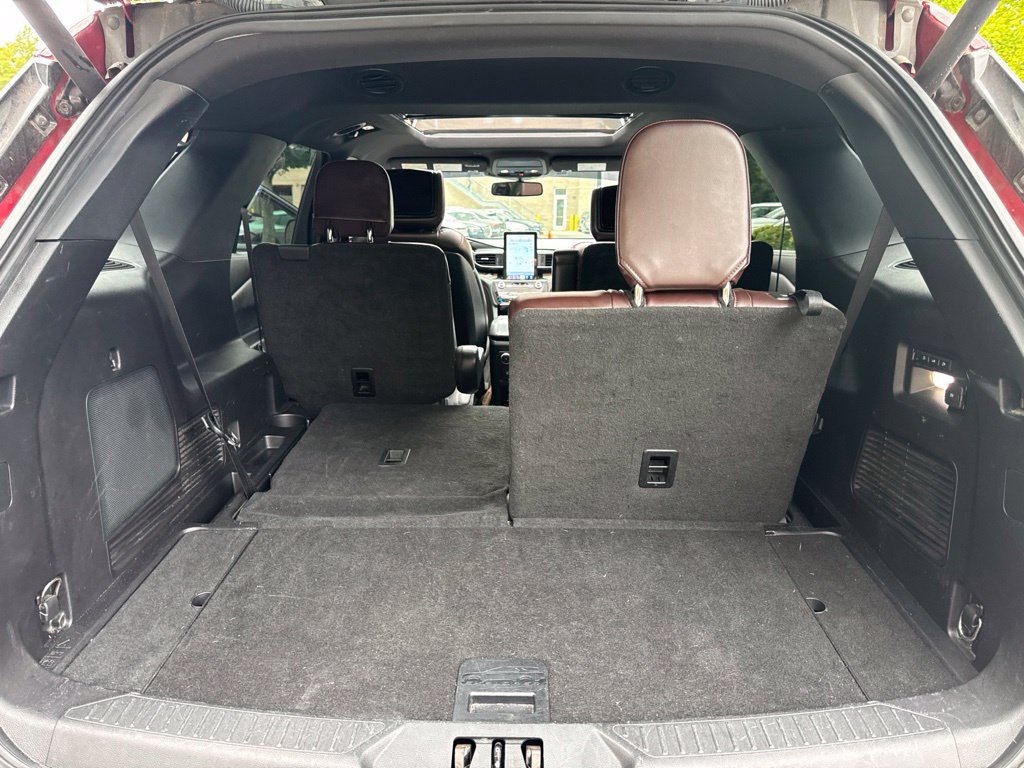 Used 2020 Ford Explorer Platinum w/ Premium Technology Package AWD/4WD image 29