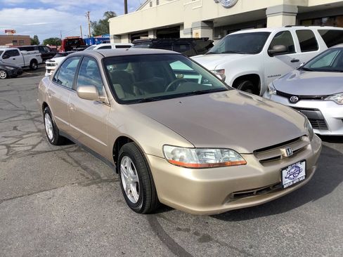 Used 2000 Honda Accord SE image 2