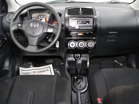 Used 2010 Scion xD image 2
