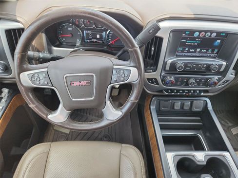 Used 2019 GMC Sierra 2500 SLT w/ Duramax Plus Package AWD/4WD image 11