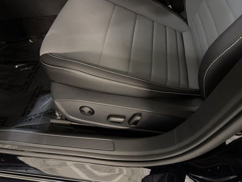 Certified 2026 Volkswagen Jetta SE FWD image 16