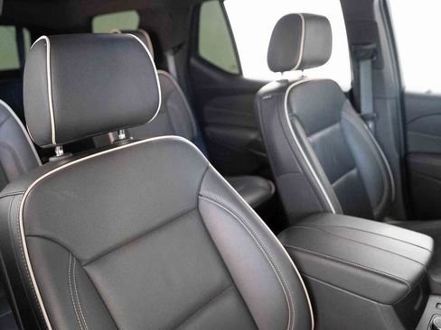 Used 2023 Chevrolet Traverse Premier w/ Redline Edition image 39