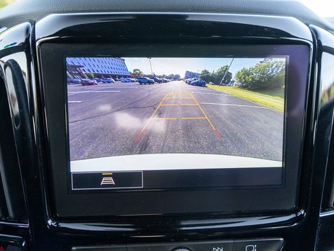Used 2023 Chevrolet Traverse LT AWD/4WD image 19