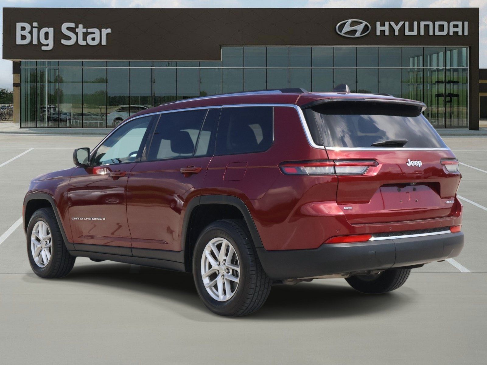 Used 2021 Jeep Grand Cherokee L Laredo w/ Luxury Tech Group I RWD image 3