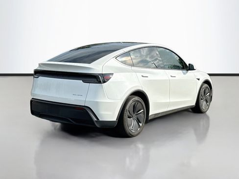 Used 2026 Tesla Model Y Long Range AWD/4WD image 7