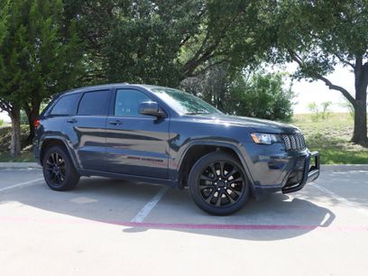 Used 2017 Jeep Grand Cherokee Altitude