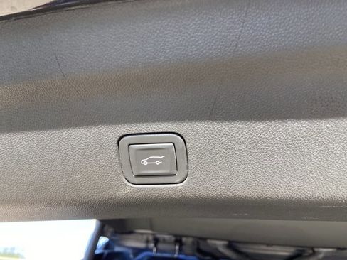 Used 2023 Chevrolet Suburban LT image 55