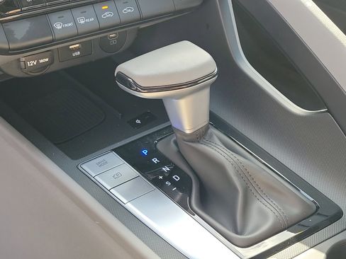 Used 2025 Hyundai Elantra Sport FWD image 27