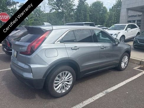 Used 2024 Cadillac XT4 Luxury w/ Cold Weather Package FWD image 4