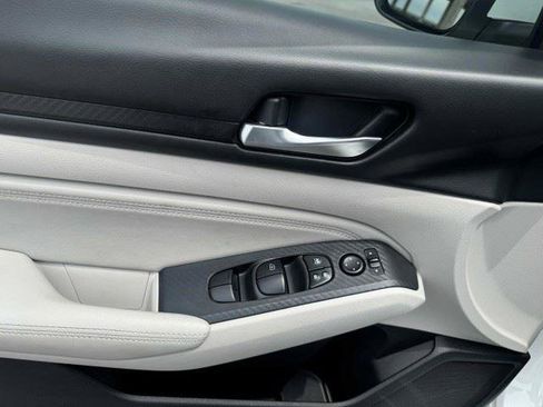 Used 2020 Nissan Altima 2.5 S FWD image 18