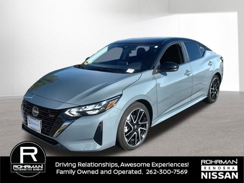 Certified 2025 Nissan Sentra SR FWD image 1