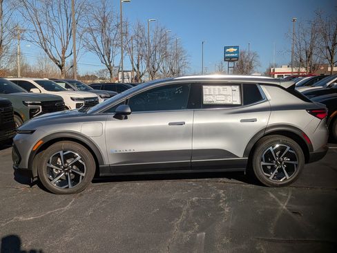 New 2026 Chevrolet Equinox EV LT image 5