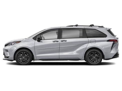 Used 2025 Toyota Sienna XSE w/ XSE Premium Package FWD image 3