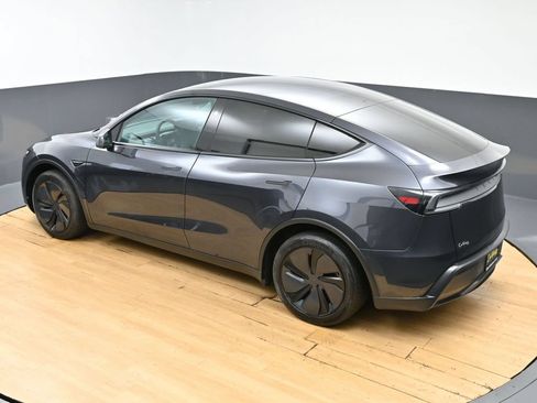 Used 2026 Tesla Model Y Long Range RWD image 2
