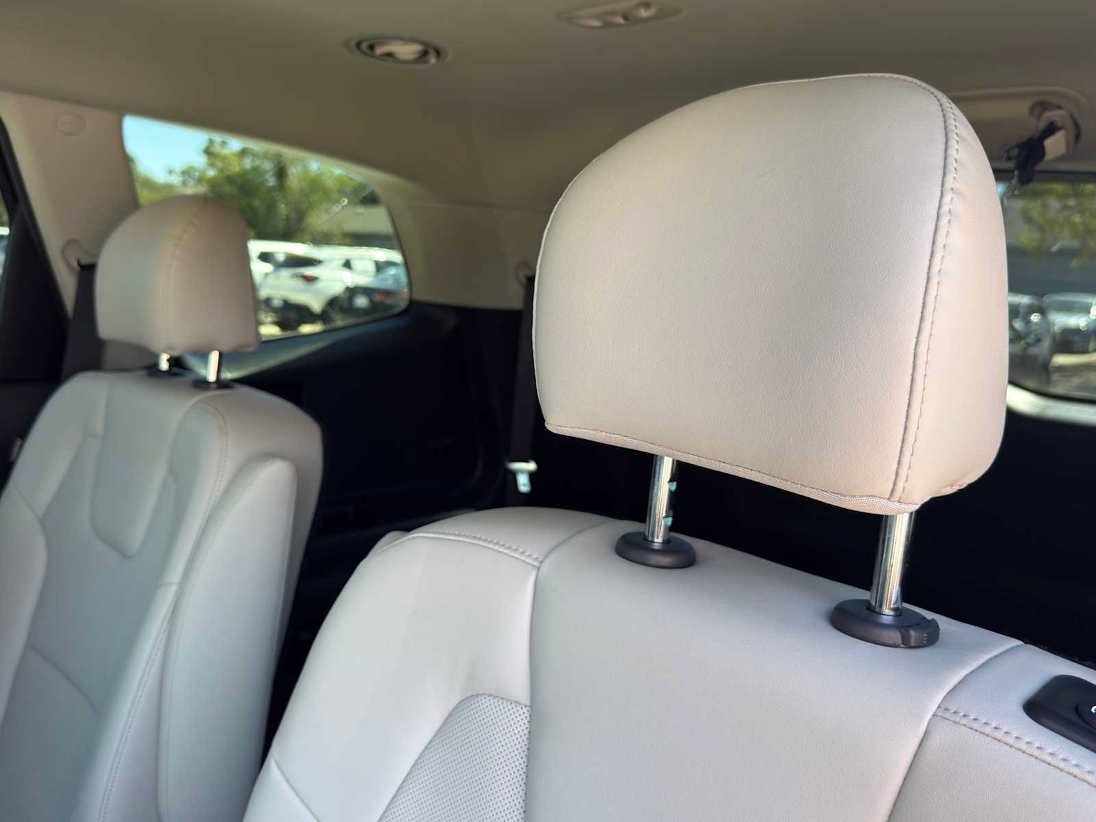Used 2023 Kia Telluride S w/ S Sunroof Package FWD image 30