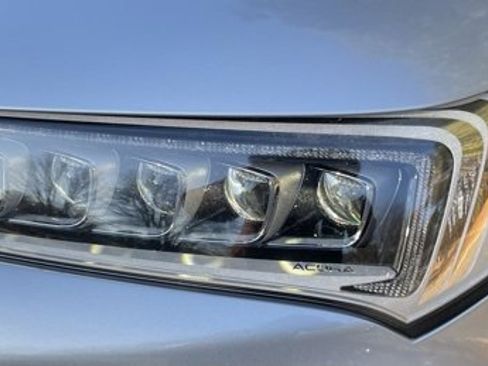 Used 2018 Acura TLX image 12