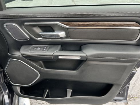 Used 2019 RAM 1500 Laramie image 17