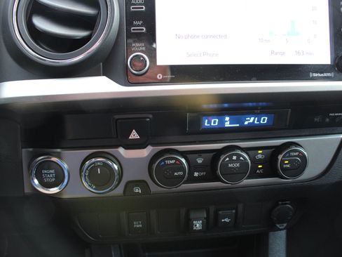 Used 2023 Toyota Tacoma SR5 AWD/4WD image 27