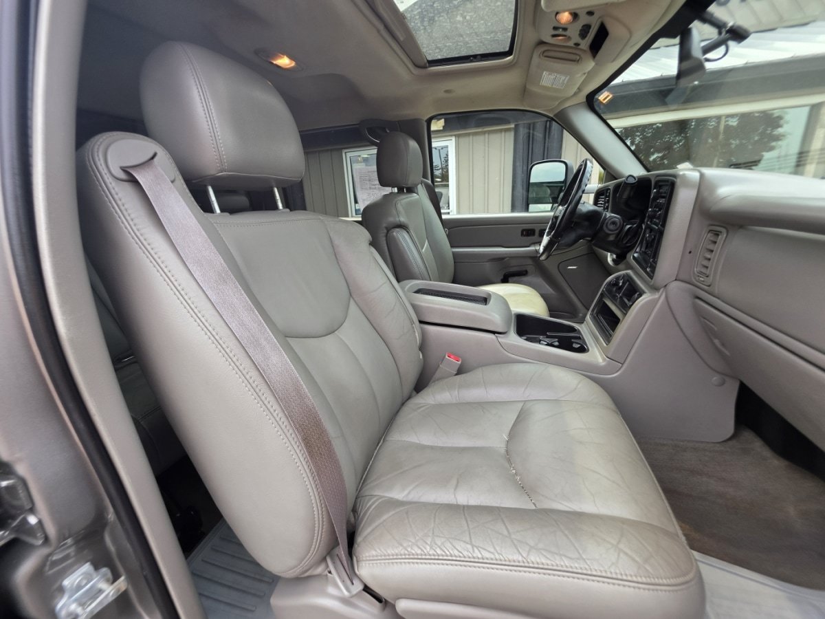 Used 2007 GMC Sierra 2500 SLT w/ Heavy-Duty Power Package AWD/4WD image 11