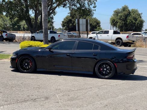 Used 2017 Dodge Charger R/T RWD image 4