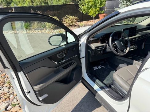 New 2025 Lincoln Corsair Reserve w/ Equipment Group 202A image 22