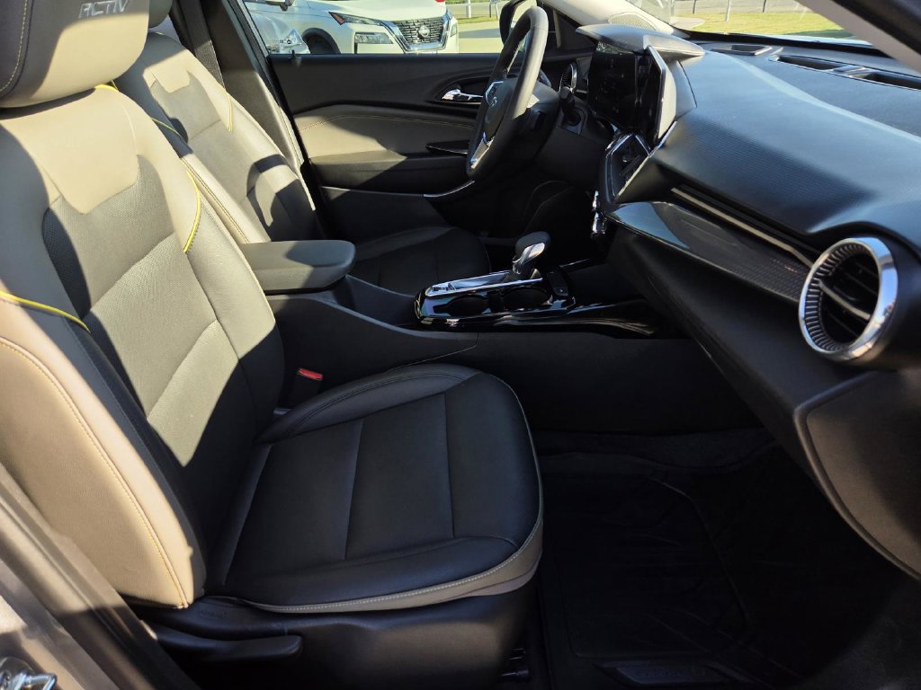 Used 2025 Chevrolet Trax ACTIV w/ Driver Confidence Package FWD image 9