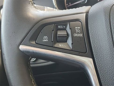 Used 2022 Buick Encore Preferred image 23