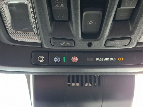 Used 2025 GMC Sierra 1500 AT4 w/ Technology Package AWD/4WD image 31