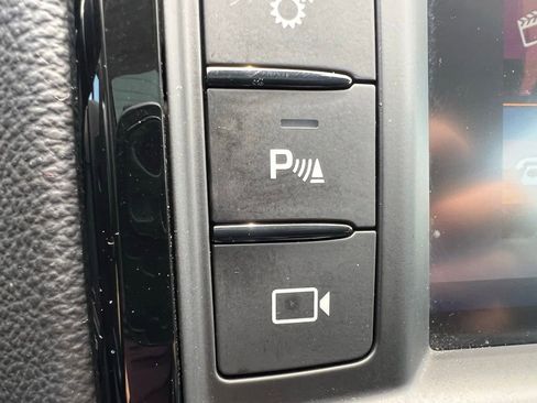 Used 2018 Jaguar XE Premium AWD/4WD image 44