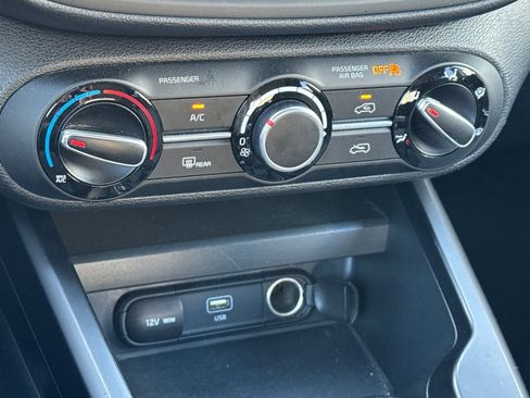 Used 2023 Kia Soul LX w/ LX Technology Package image 22