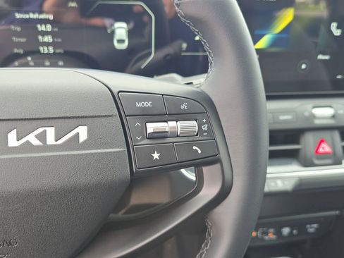 New 2025 Kia K4 EX image 34