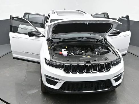 New 2025 Jeep Grand Cherokee Limited w/ Luxury Tech Group II AWD/4WD image 62