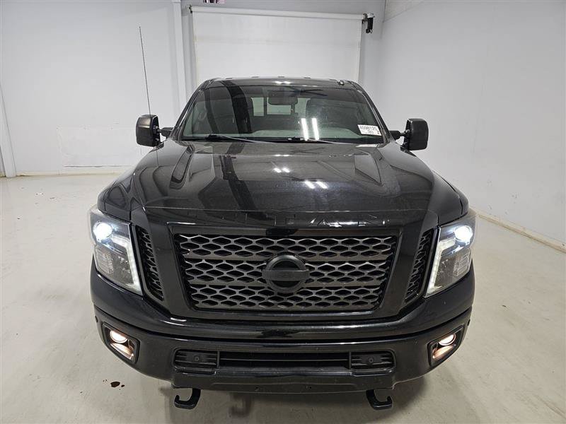 Used 2019 Nissan Titan SV w/ SV Convenience Package AWD/4WD image 2