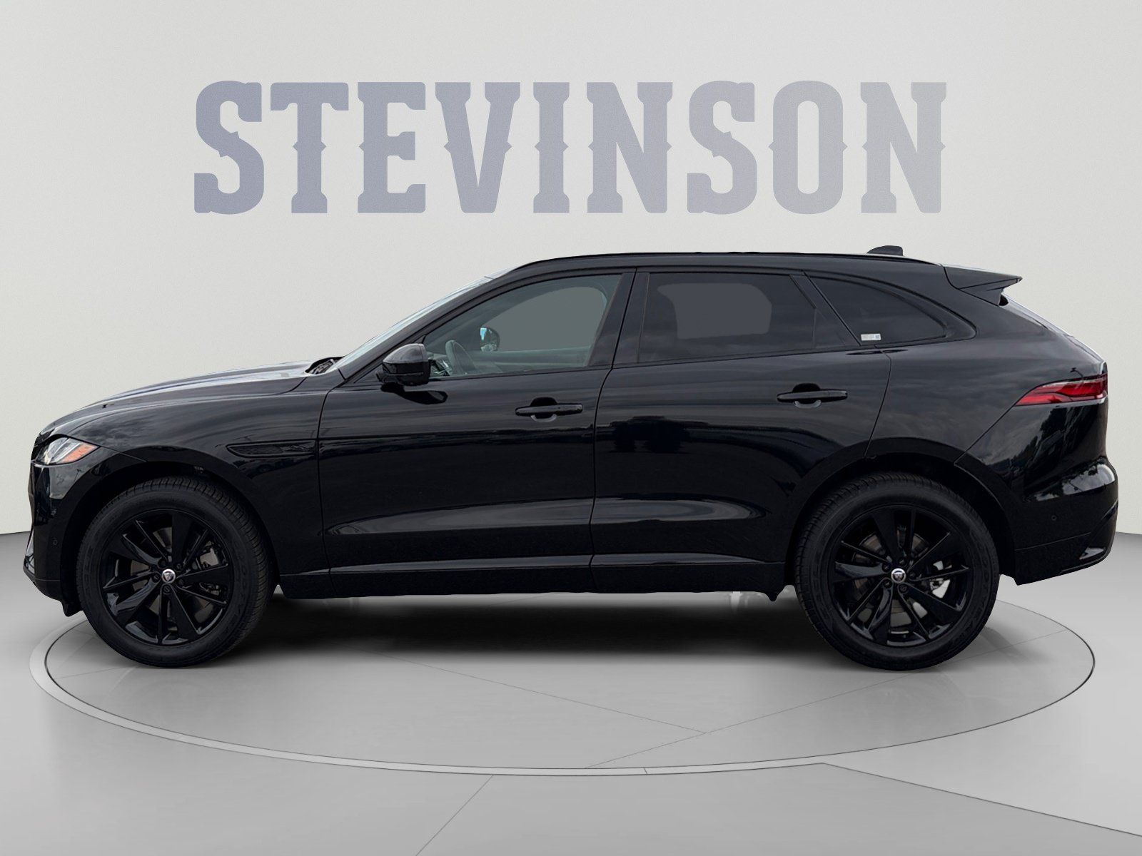 Used 2026 Jaguar F-PACE R-Dynamic S AWD/4WD image 2