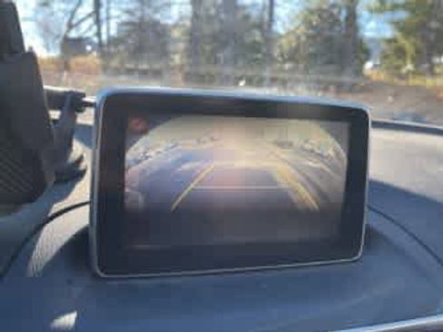 Used 2016 MAZDA MAZDA3 i Sport w/ Preferred Equipment Package image 31