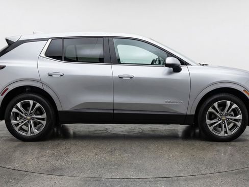 Used 2025 Chevrolet Equinox LT image 11