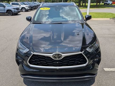 Used 2022 Toyota Highlander XLE FWD image 4
