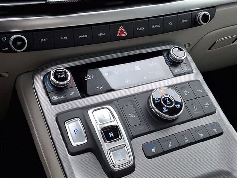 Used 2023 Hyundai Palisade Calligraphy image 16