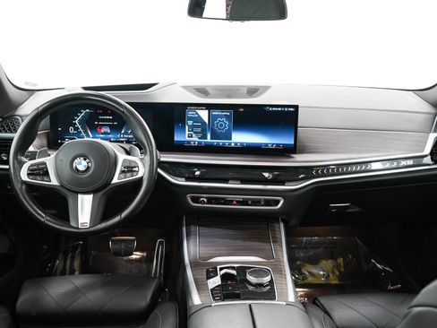 Used 2024 BMW X5 xDrive40i w/ M Sport Package AWD/4WD image 16