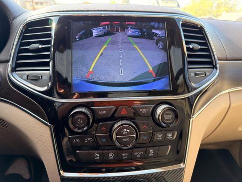 Used 2019 Jeep Grand Cherokee Overland image 22